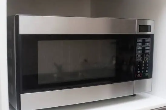 Microwave Exterior & Keypad Cleaning