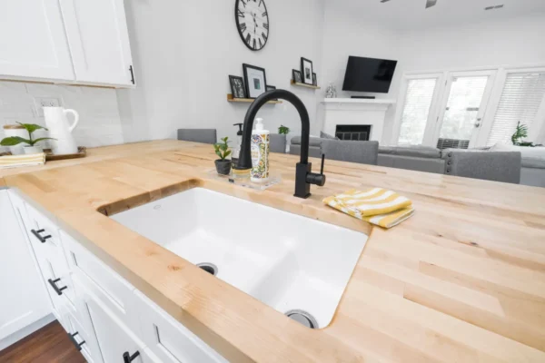 Porcelain & Ceramic Sink Cleaning