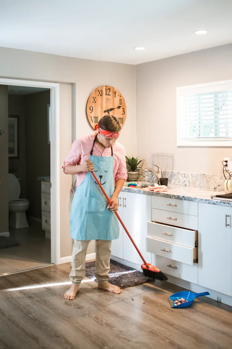 Following a practical kitchen cleaning checklist to maintain a tidy space.